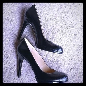 Michael Kors black pumps Sz 9.5 fits like a 9.